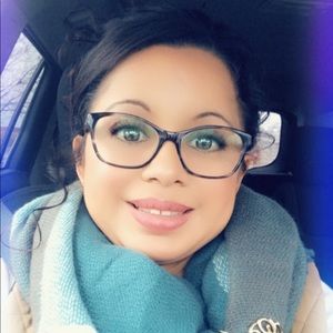 Meet your Posher, Elizabeth